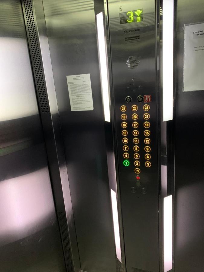 Vip Apartments 16 敖德萨 外观 照片